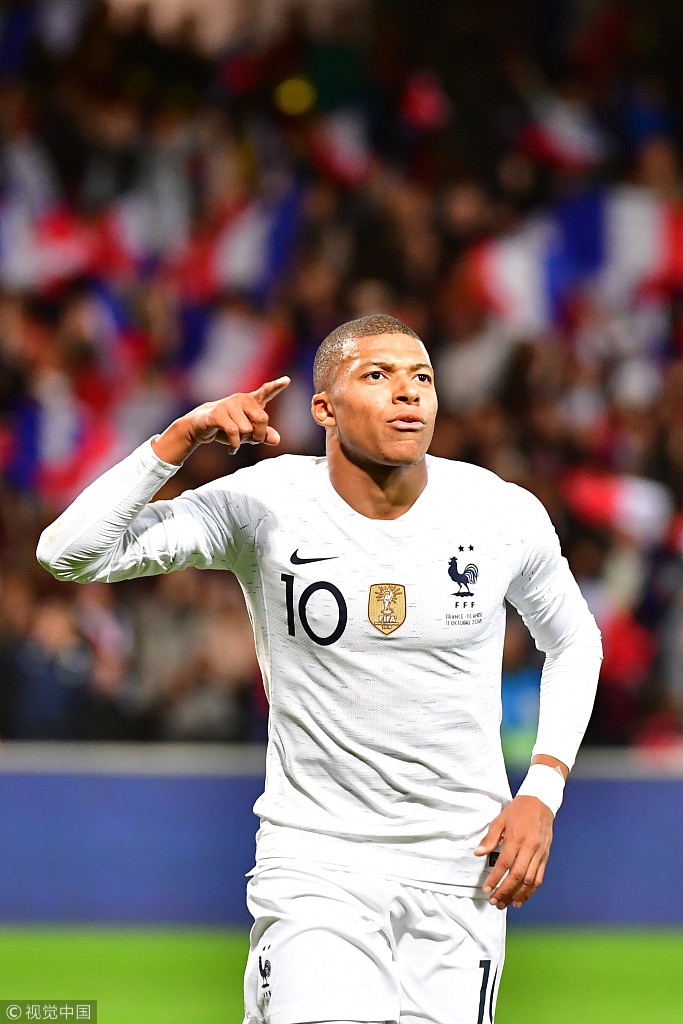 心累！B费自曝：已受够曼联混乱，今夏恐主动寻求挑战