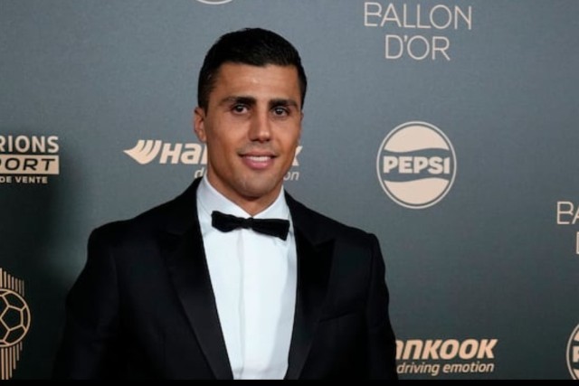 阿隆索自寻死路！巴尔韦德创造历史，皇马2-1复仇马竞决赛战巴萨