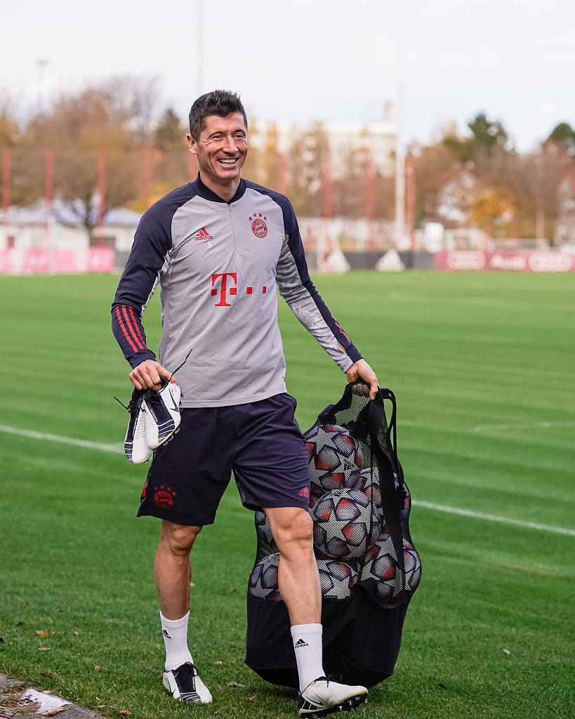 巴黎圣日耳曼暂升榜首