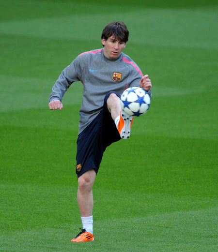 美记：里夫斯是珍妮巴斯力保的球员，湖人管理层不太可能交易他