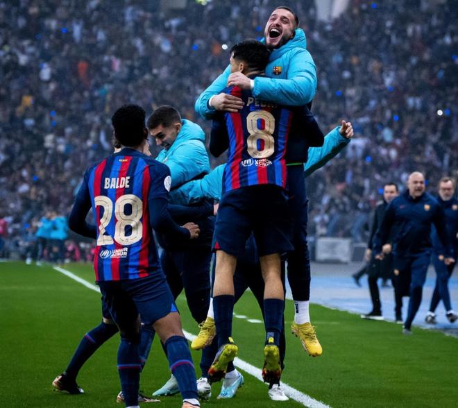 T1还是打不过GEN，Faker赛后喝水，手又开始发抖了