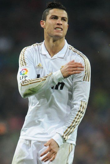 [中超]特谢拉后场失误 刘若钒断球劲射破门